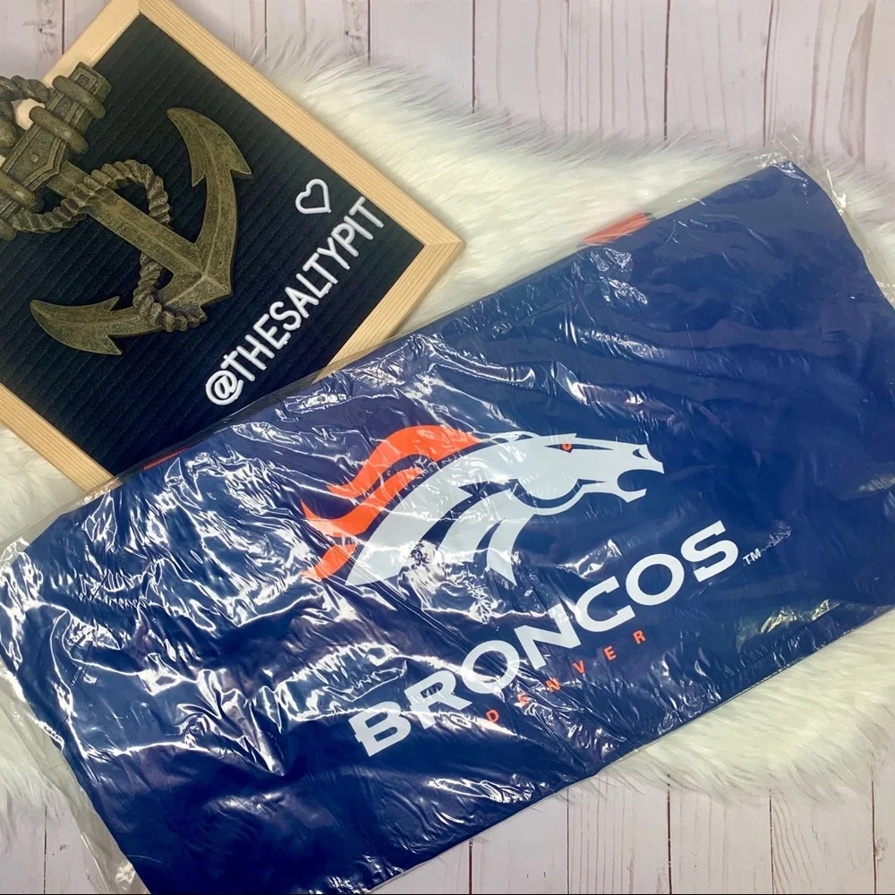 NWOT Ladies Broncos LS and Duffle Set - Picture 9 of 12